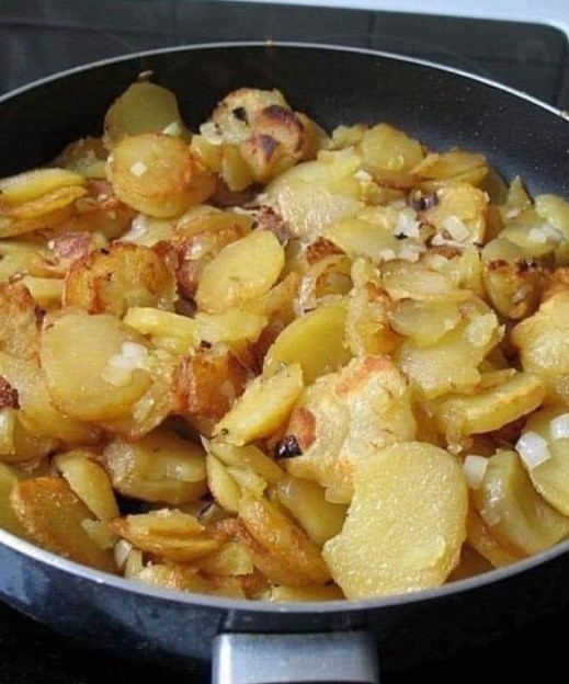 FRIED POTATOES AND ONIONS